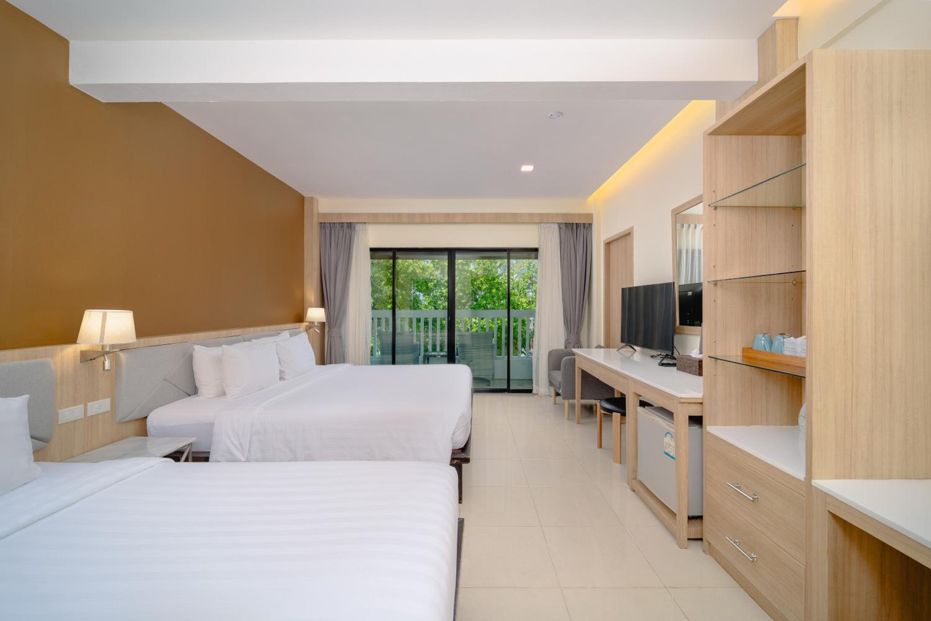 غرفة ثلاثية بشرفة، Aonang Buri Resort 7/10