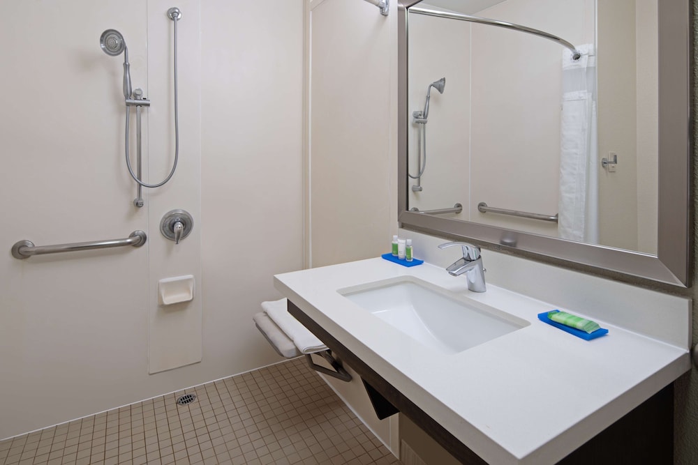 Best Western Valencia/Six Flags Inn & Suites 56/59