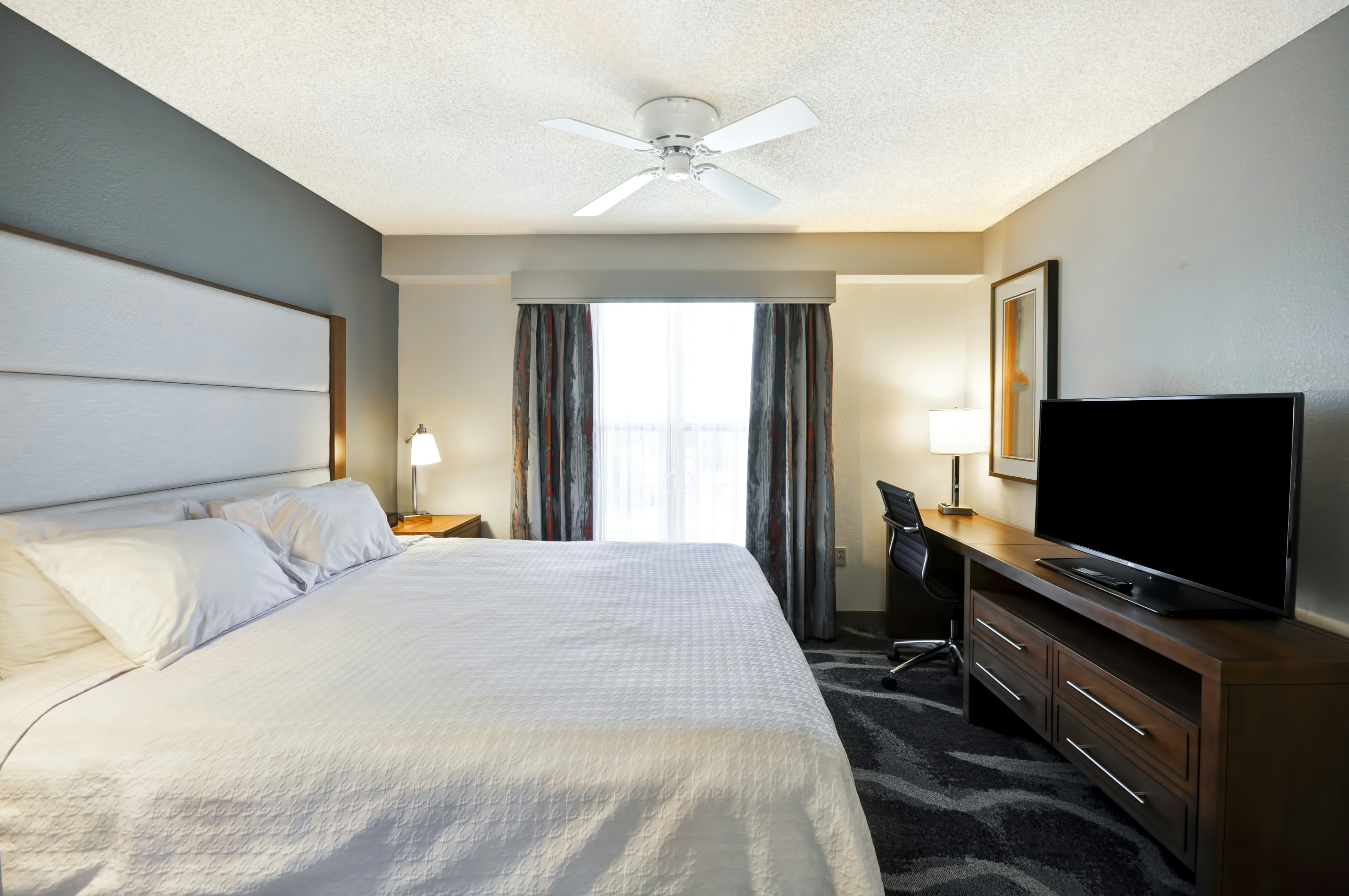 1 BEDROOM, SUITE, KING BED
