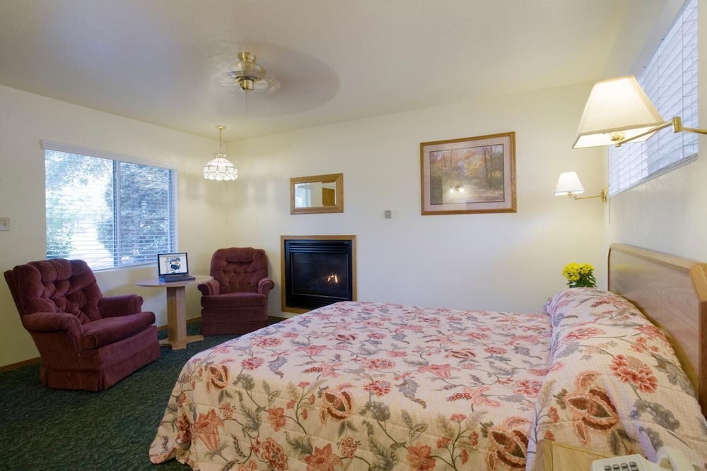 Lazy J Ranch-Americas Best Value Inn 31/52
