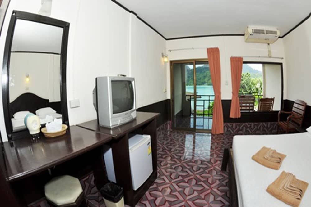 Phi Phi Viewpoint Resort 45/65