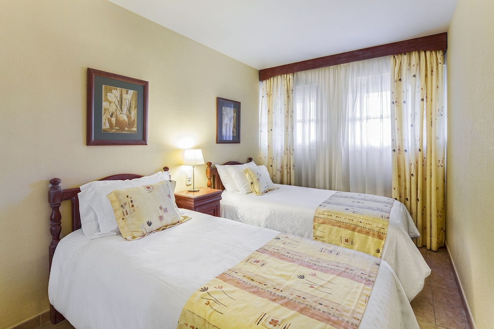 3 BEDROOMS, APARTMENT, BALCONY
