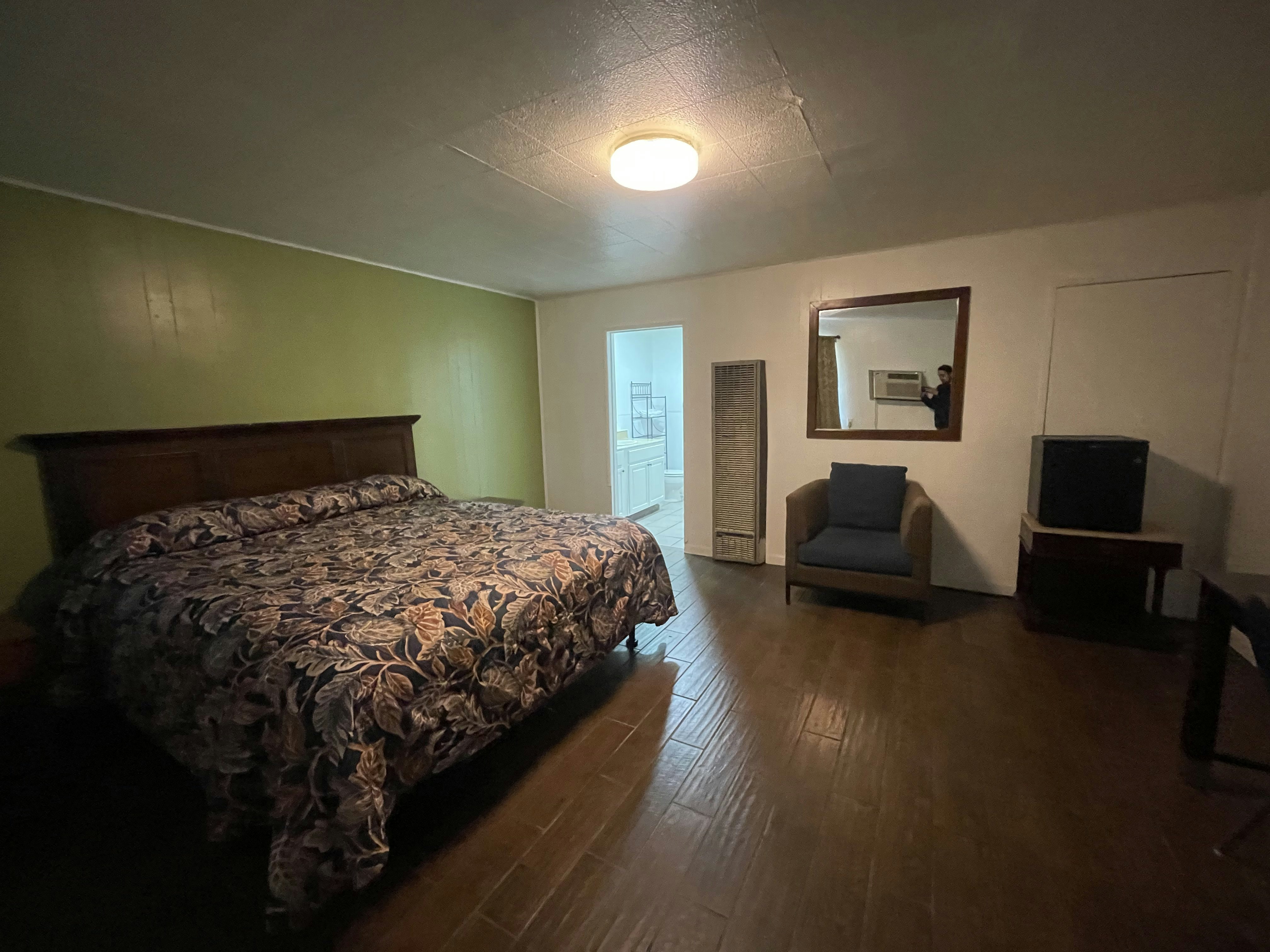 Oak Motel Modesto CA 19/29