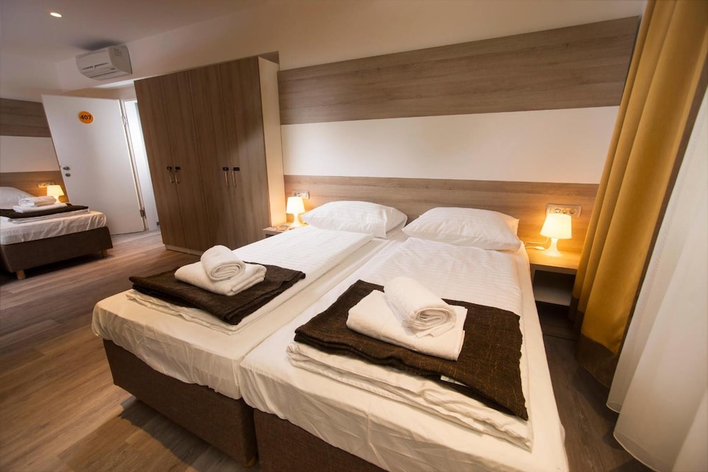 HOSTEL SOL 29/62
