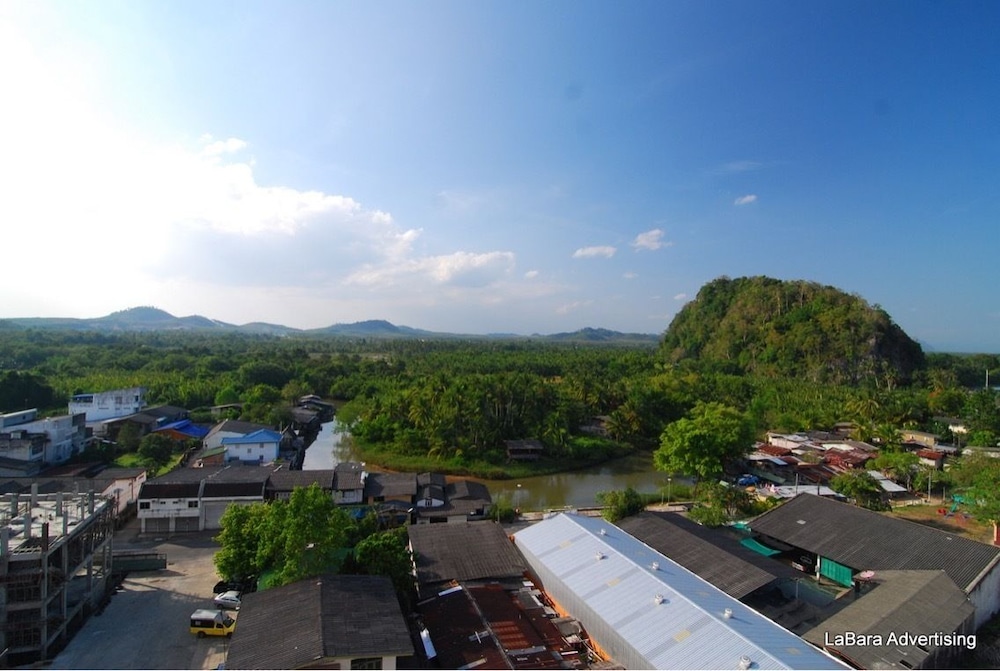 Sinkiat Thani Hotel 41/44