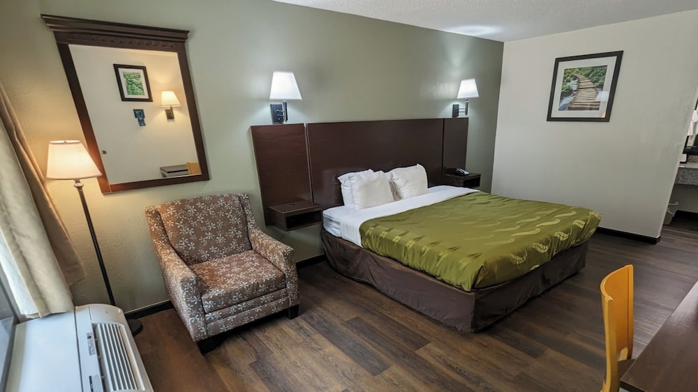 غرفة قياسية بسرير كينج، Quality Inn Moss Point - Pascagoula 10/10