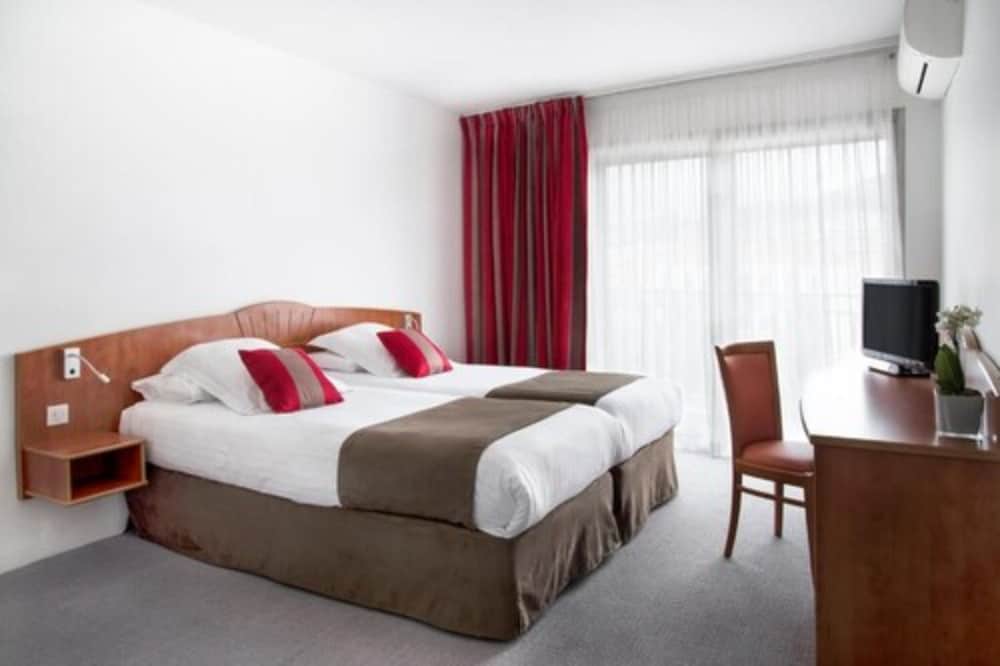 Abrial Hotel 19/58