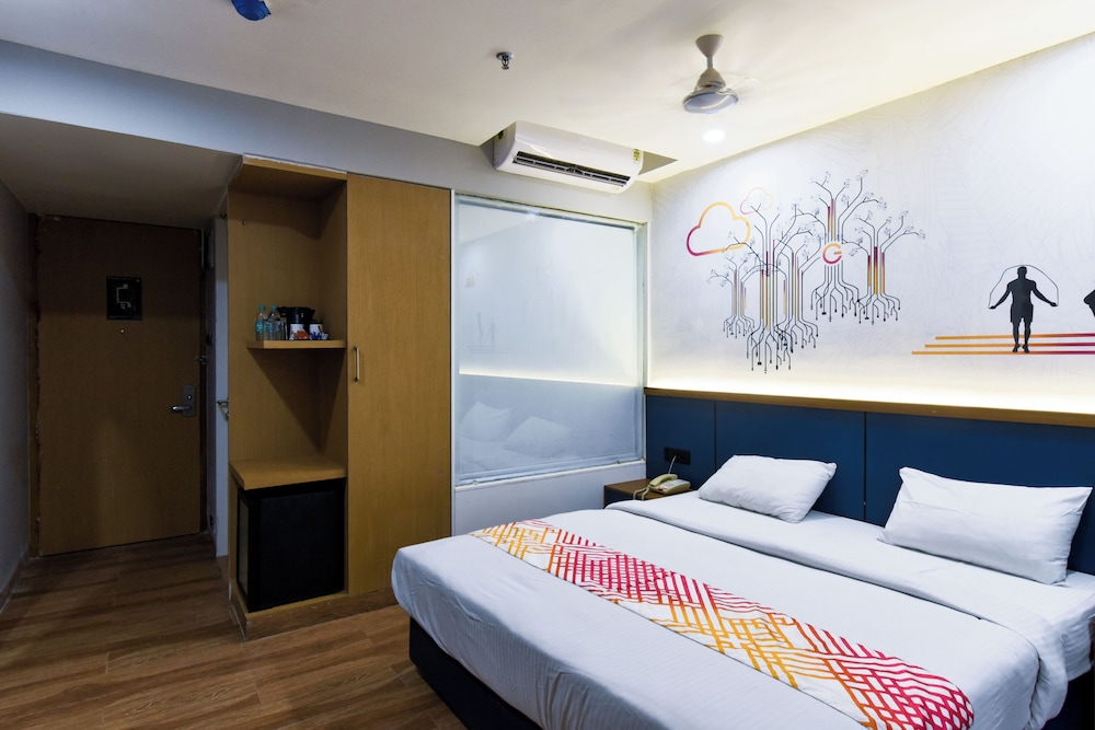 LUXURY, QUEEN BED