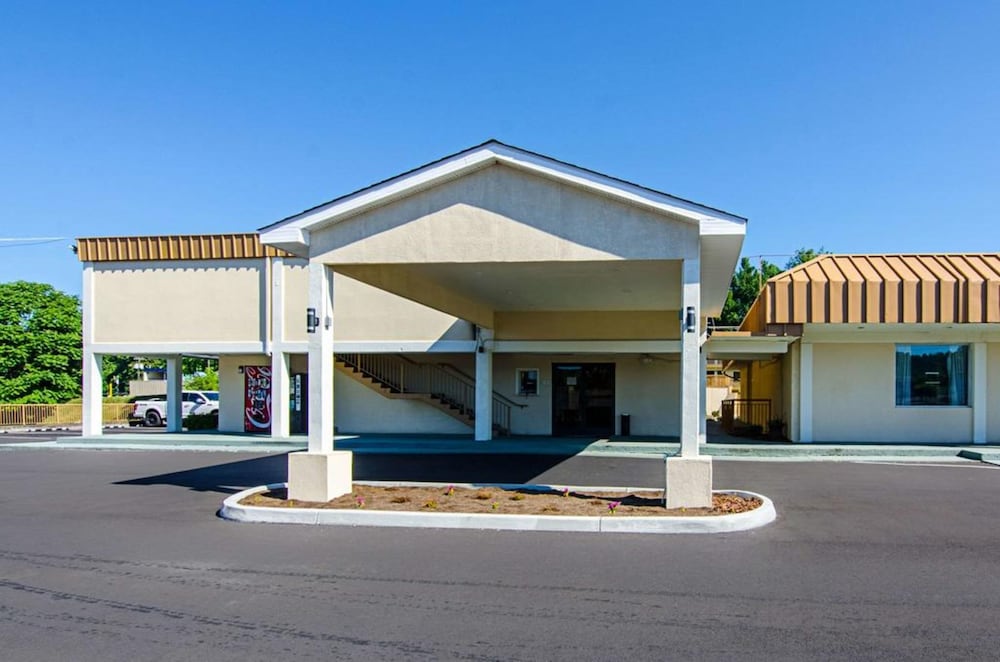 Travel Inn Bristol Near State Street (ex Rodeway Inn) 1/24