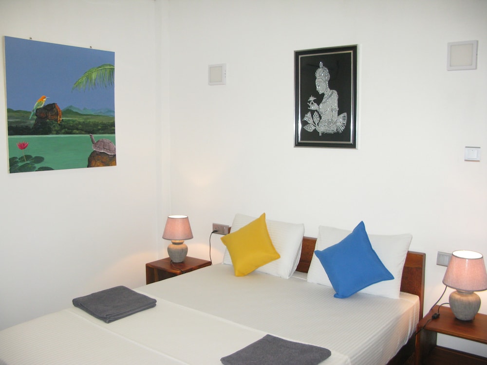 Anuhas Airport Villas 8/44
