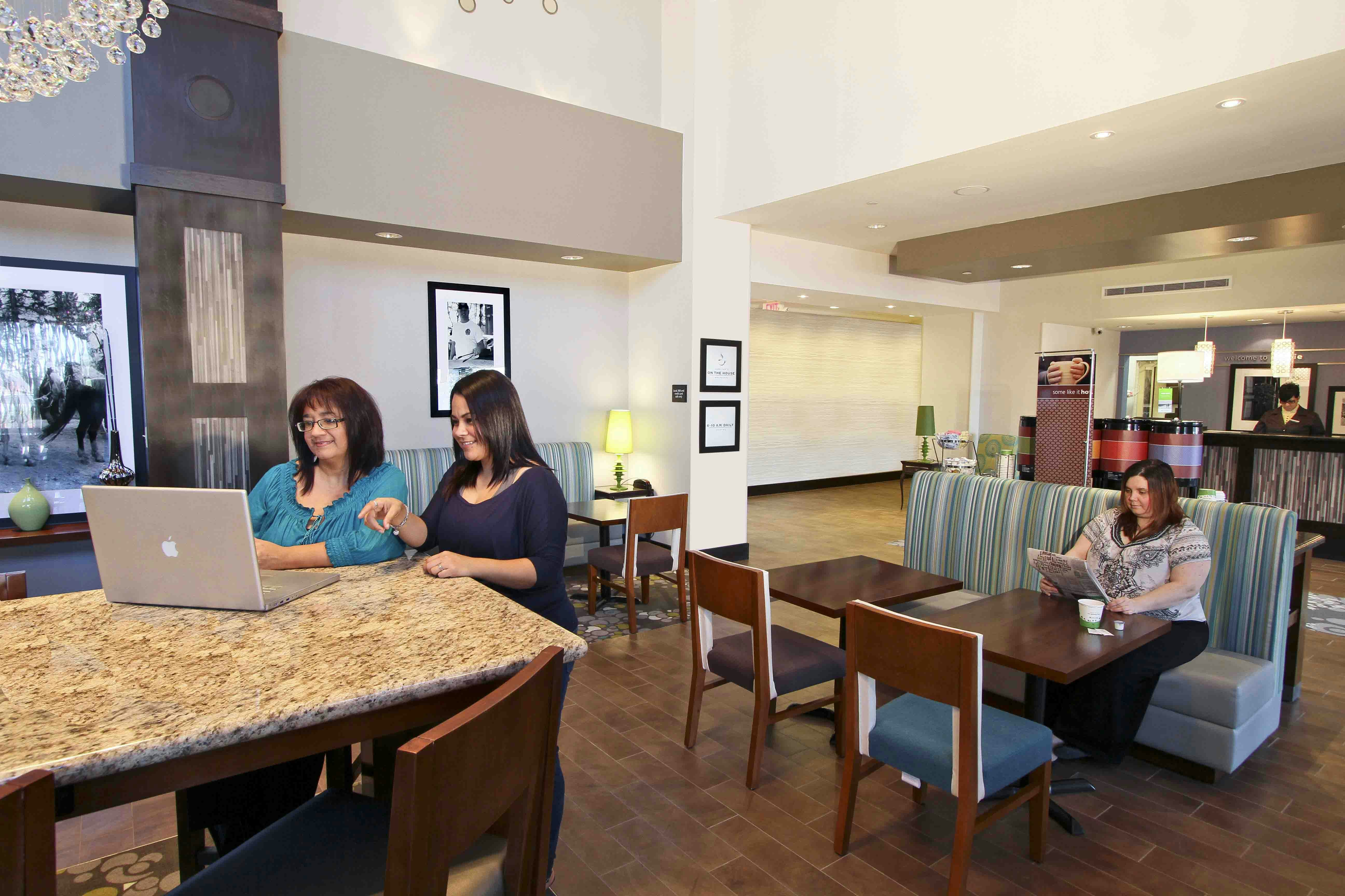 Hampton Inn And Suites Winnie 34/46