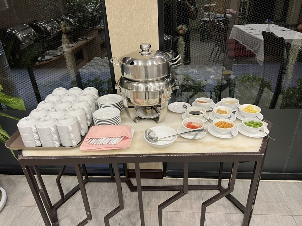 Almas Hotel Bangkok 53/65