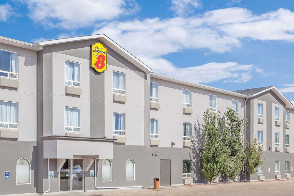 Super 8 by Wyndham Athabasca AB 3/31