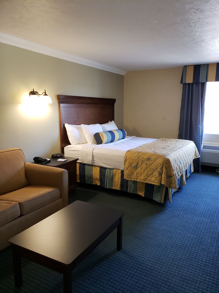 Suburban Studios Branson On The Strip 5/21