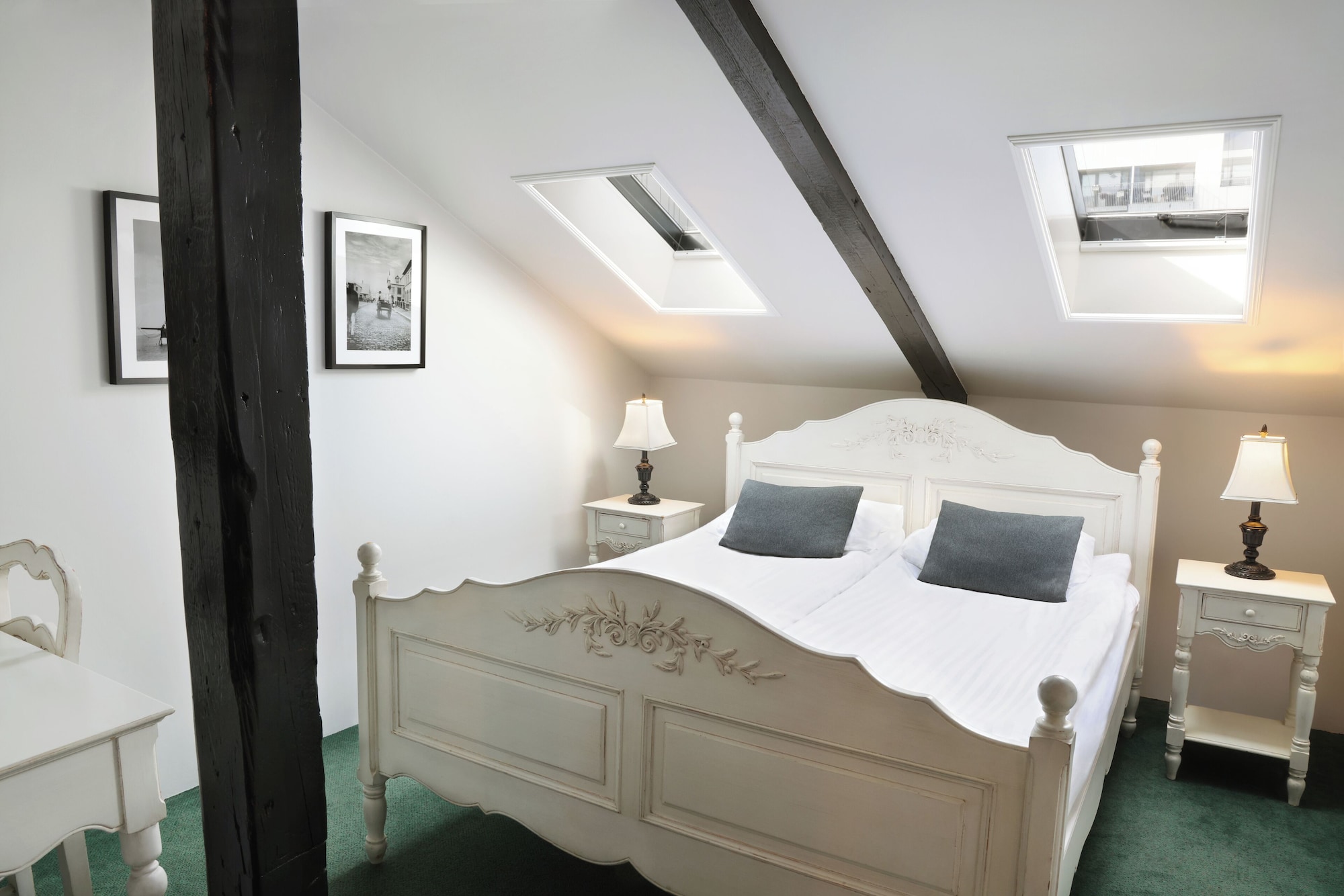 STANDARD, DOUBLE OR TWIN BED