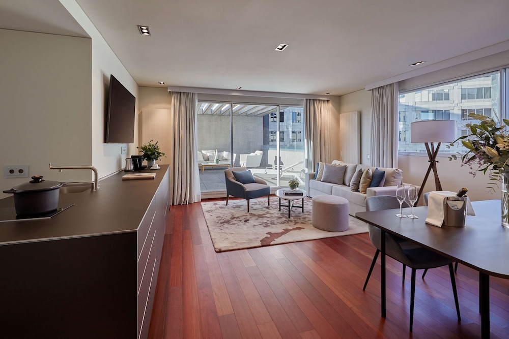 Hyatt Regency Madrid Residences 20/34