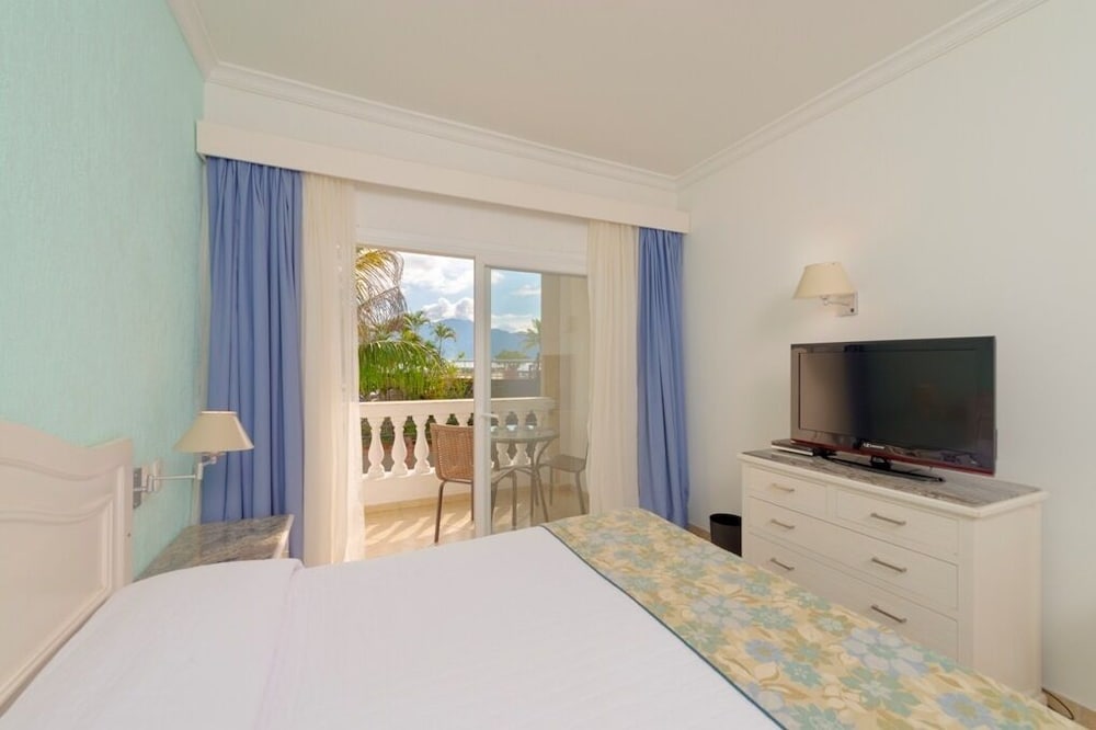 Hotel Mercedes 14/74