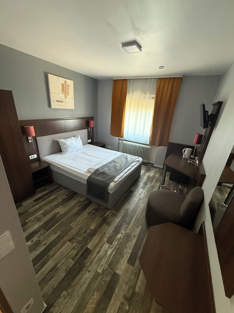 Parkhotel Lindenhof 10/40
