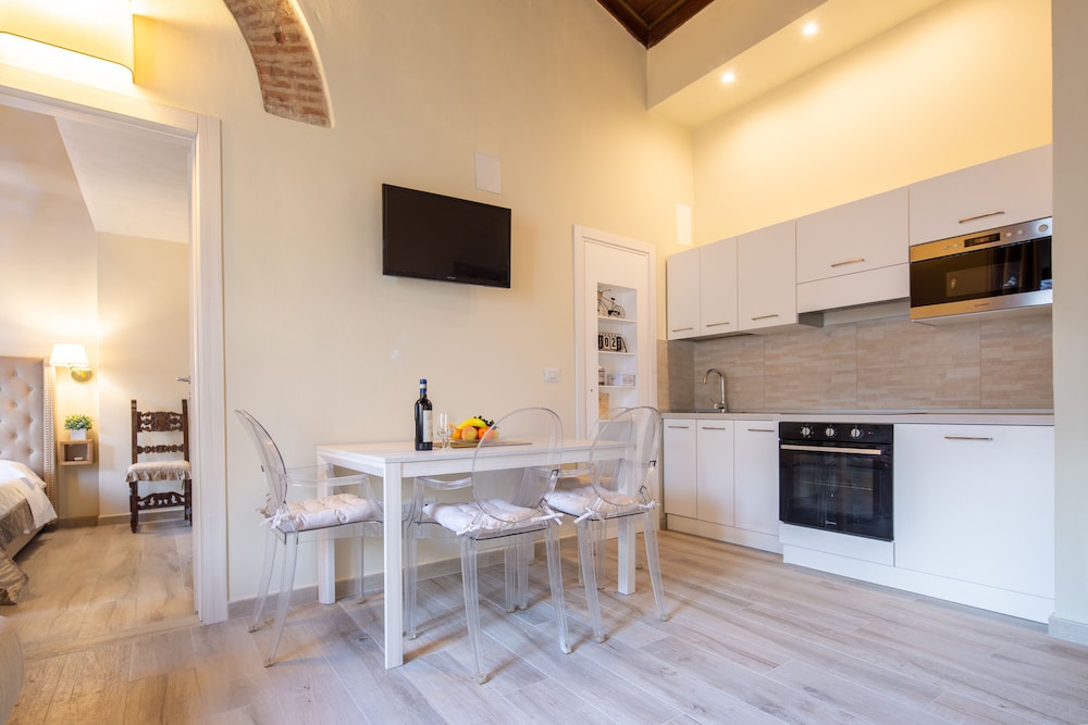 Duomo Apartments 14/23