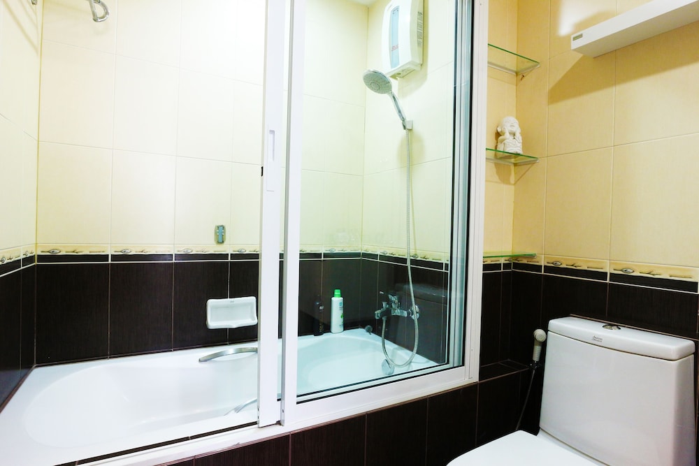 Serena Sathorn Suites 39/44