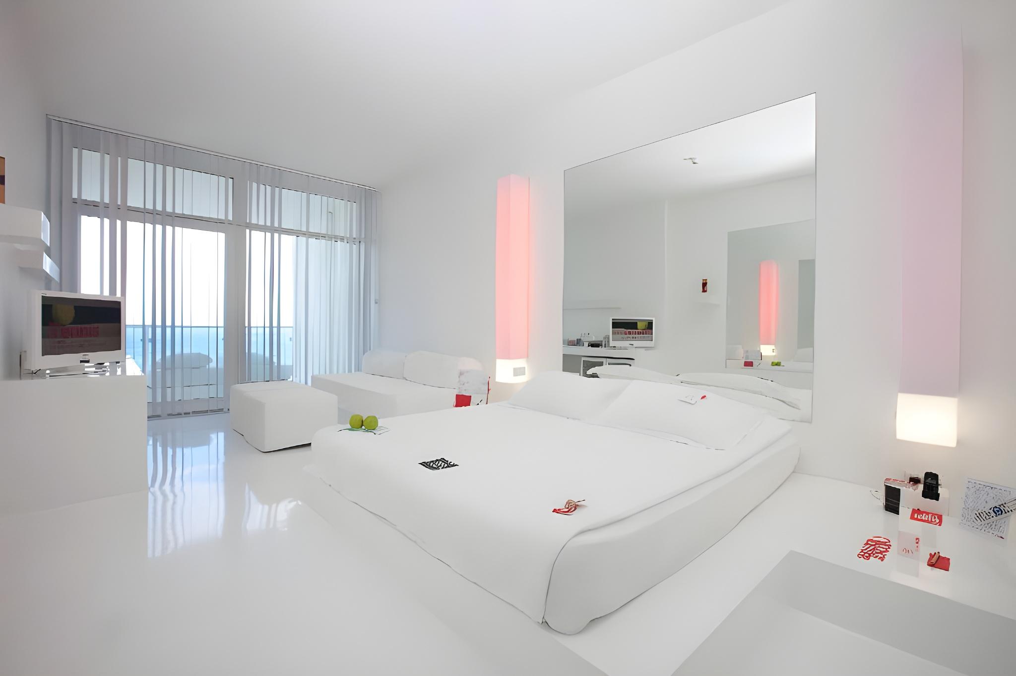 Deluxe, 2 Double Beds, Land View