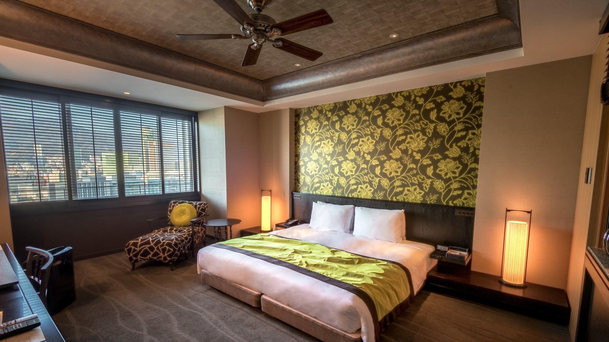 Room, King Bed, City Side, Oriental Floor