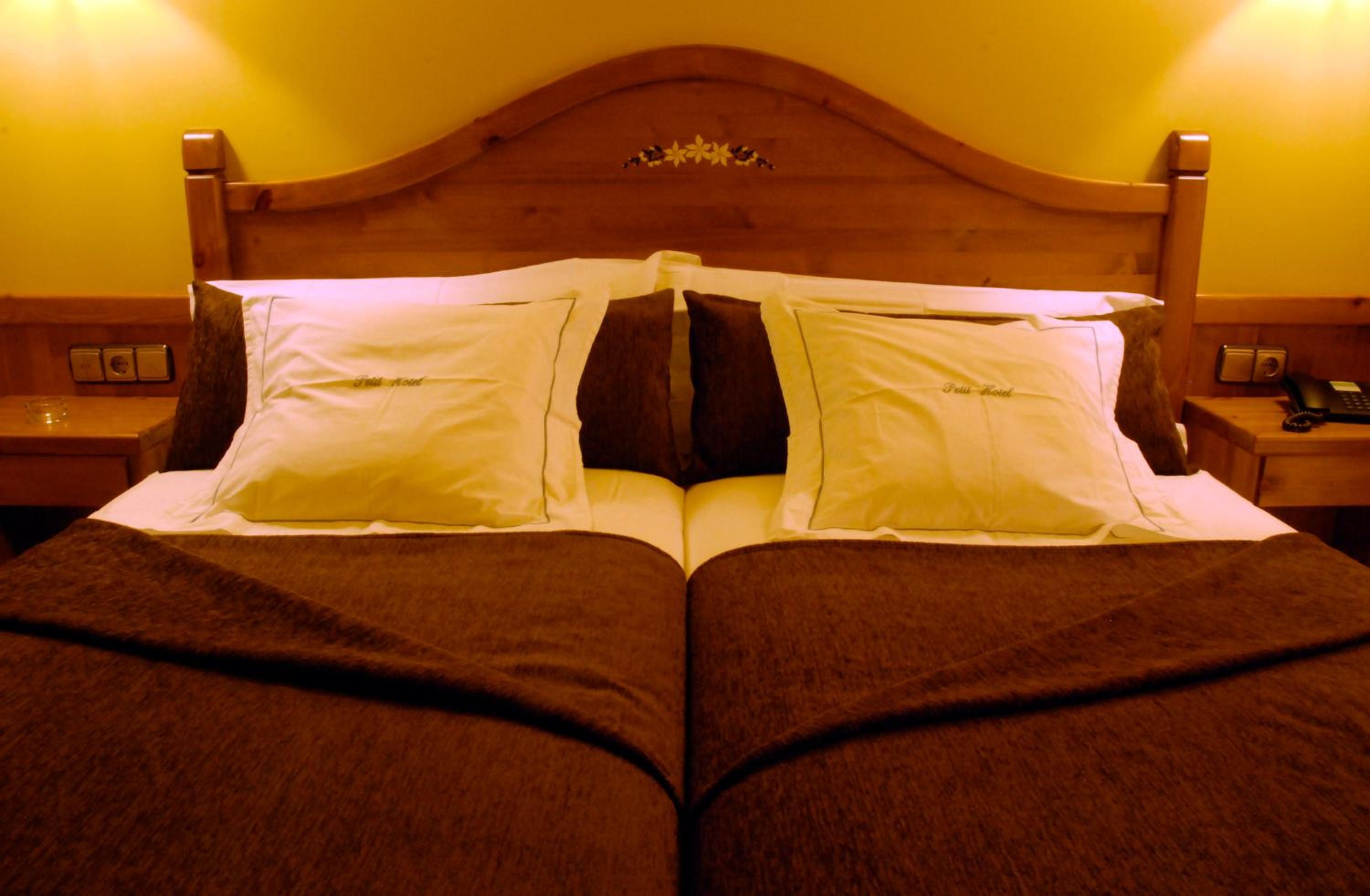 Petit Hotel 19/41
