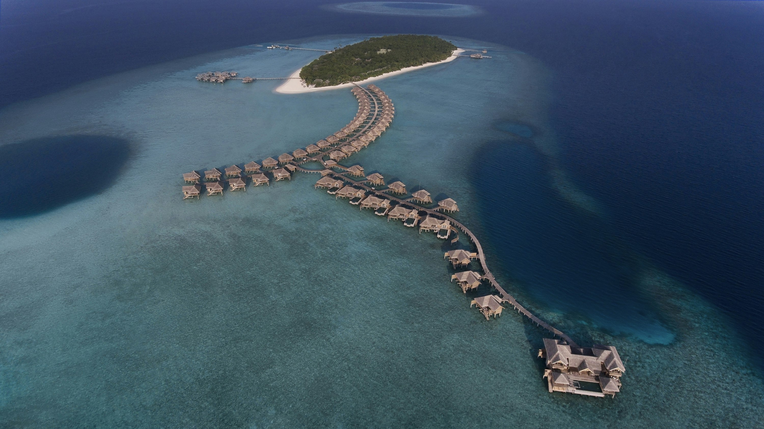 Vakkaru Maldives 21/22