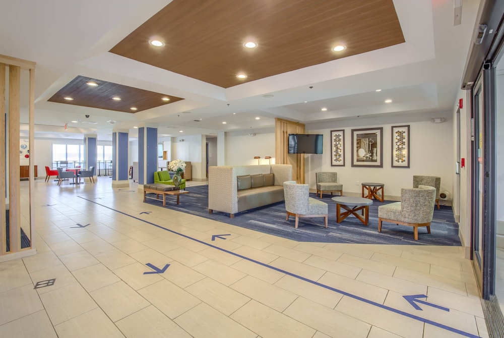 Holiday Inn Express Hotel And Suites Gulf Shores 8/47