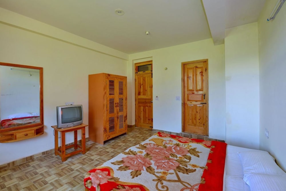 Sarthak Bed N Breakfast 8/15