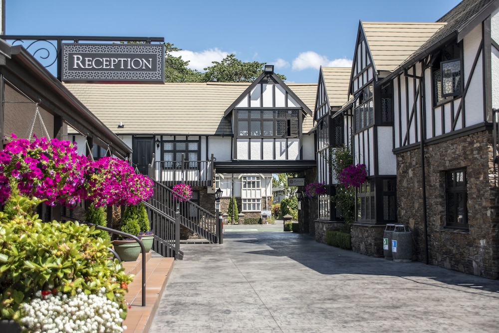 Scenic Hotel Cotswold 67/69