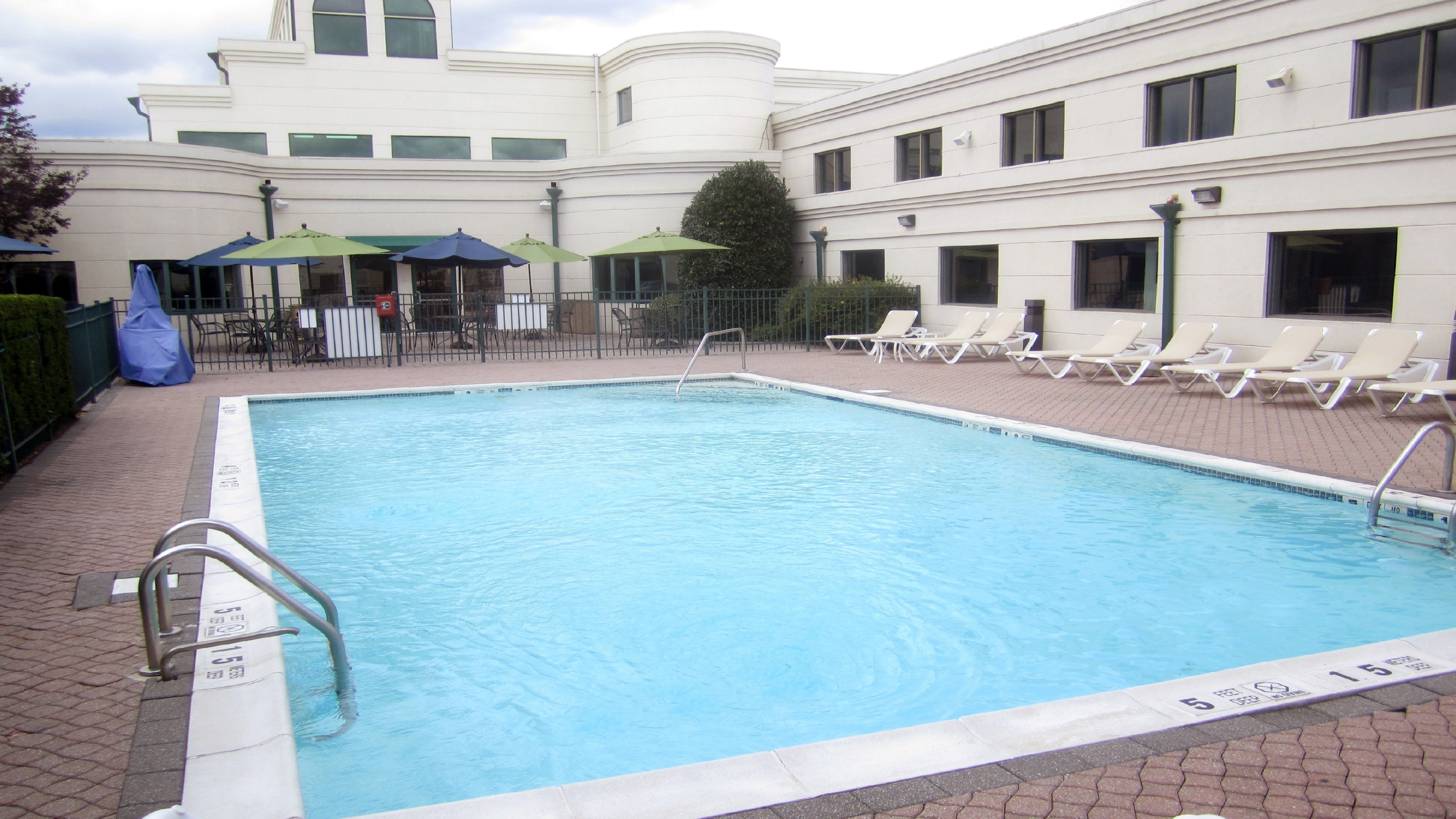 Holiday Inn Plainview-Long Island 31/79