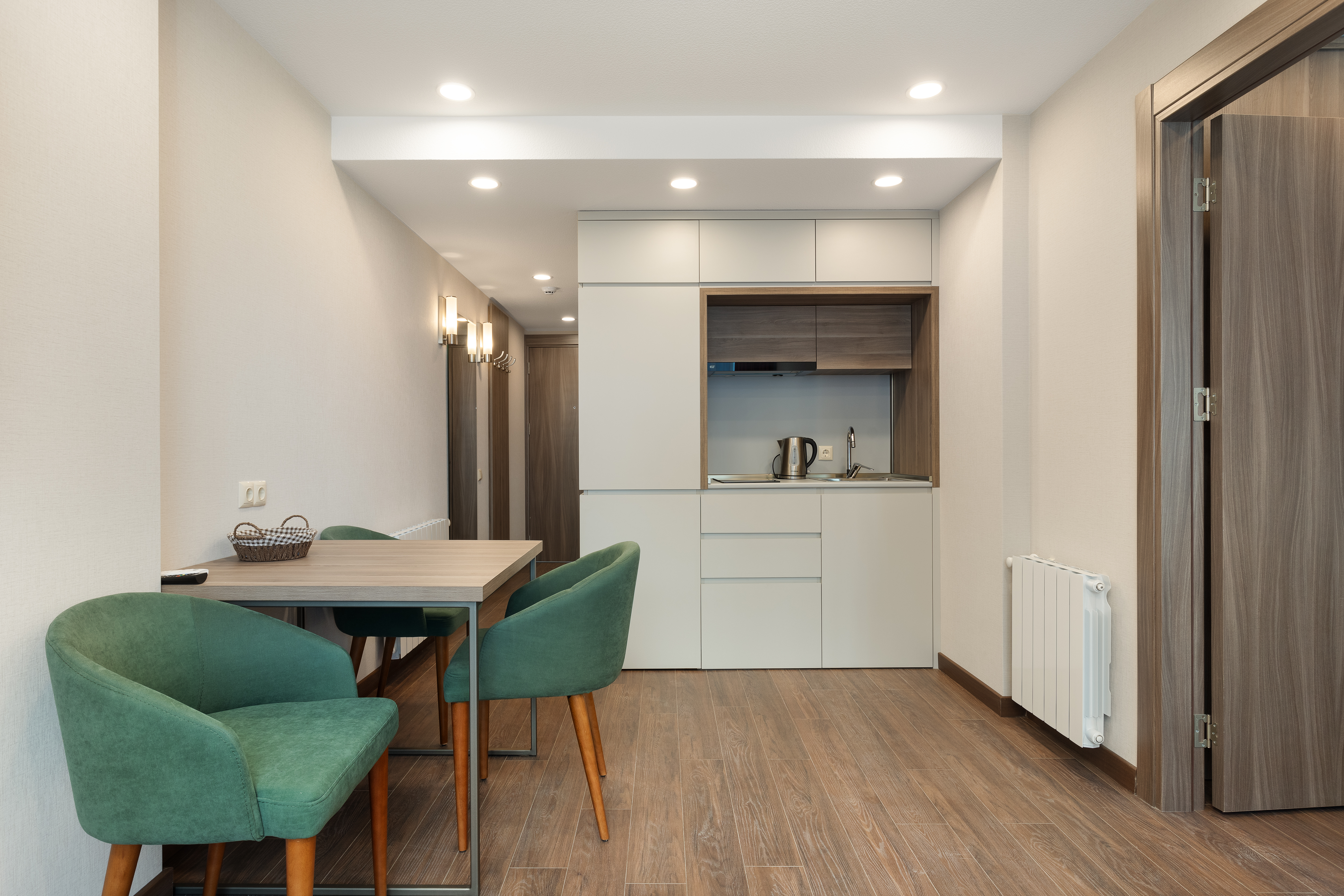 Rainbow Residence 39/43