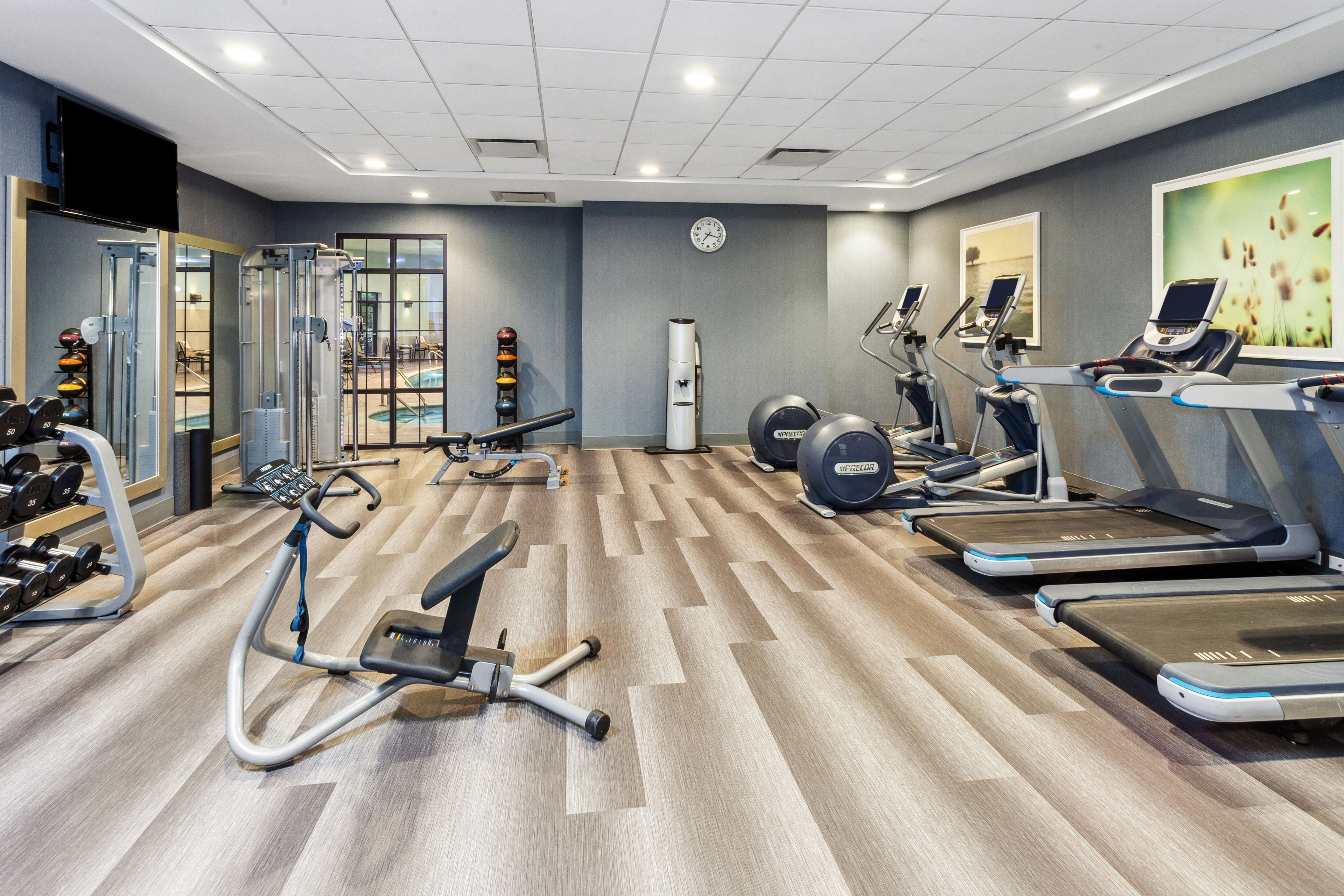 Staybridge Suites Albany Wolf Rd Colonie Center 20/50