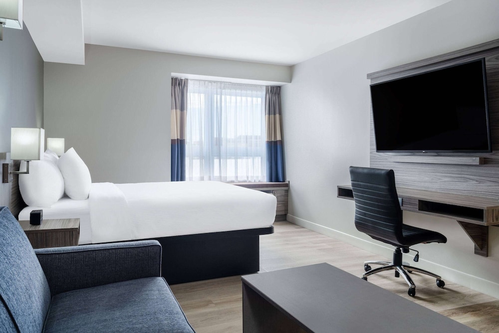 Microtel Inn & Suites by Wyndham Kanata Ottawa West 25/50