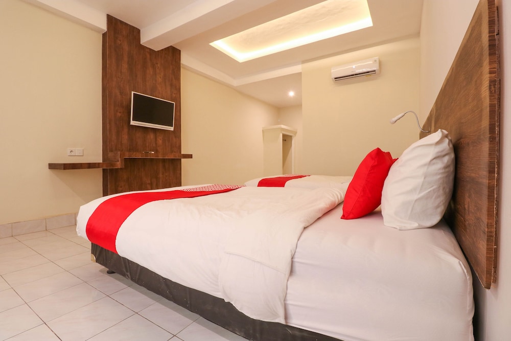 OYO 1384 Pulau Bali Hotel 17/29