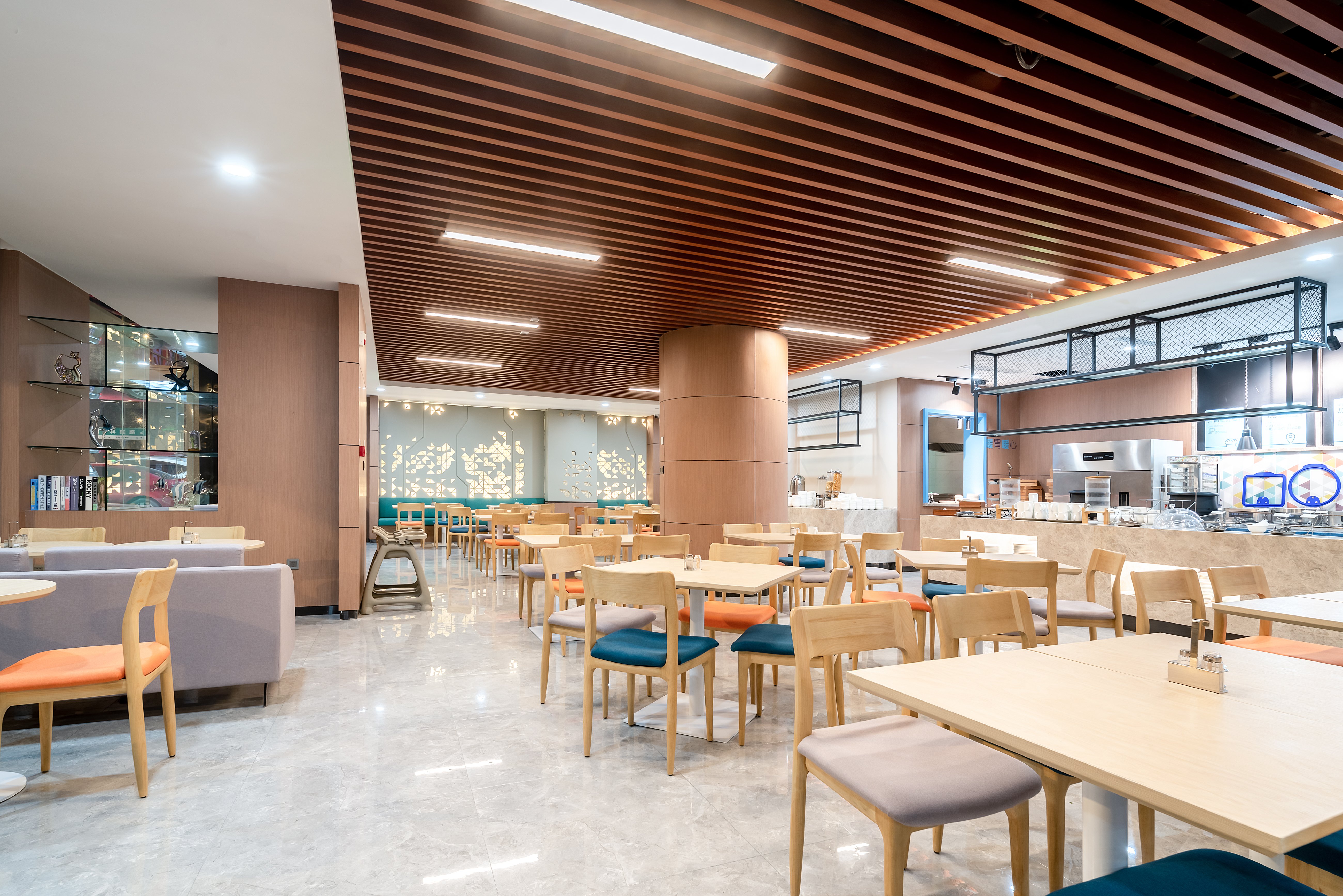 Holiday Inn Express Jinan Jingshi Road 23/36