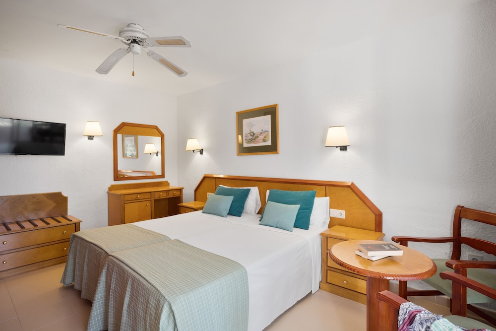 Hotel Cala Romantica 24/65