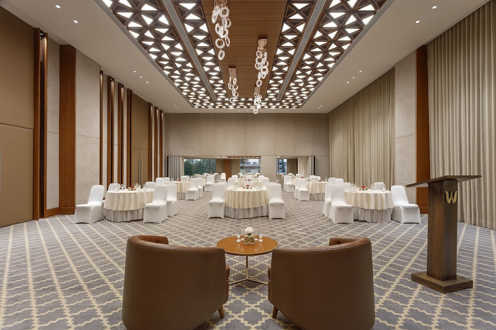 Welcomhotel by ITC Hotels, Ashram Road, Ahmedabad 60/71