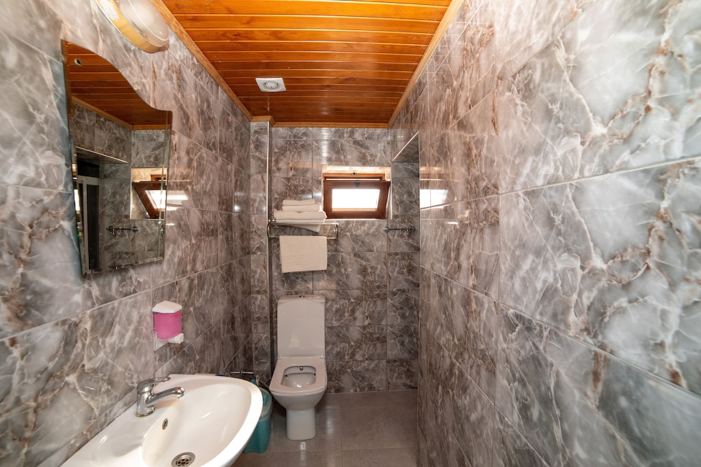Gokceada Yakamoz Motel 48/50