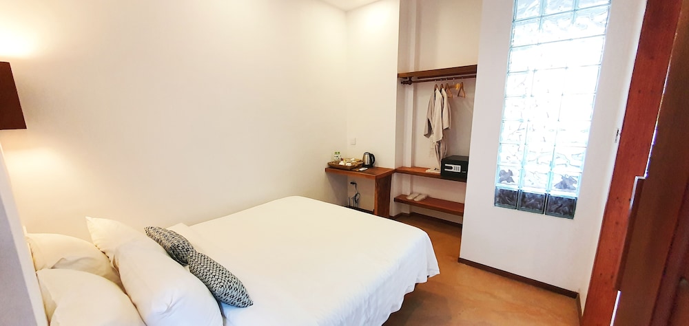 Sarina Hotel & Villa 32/78