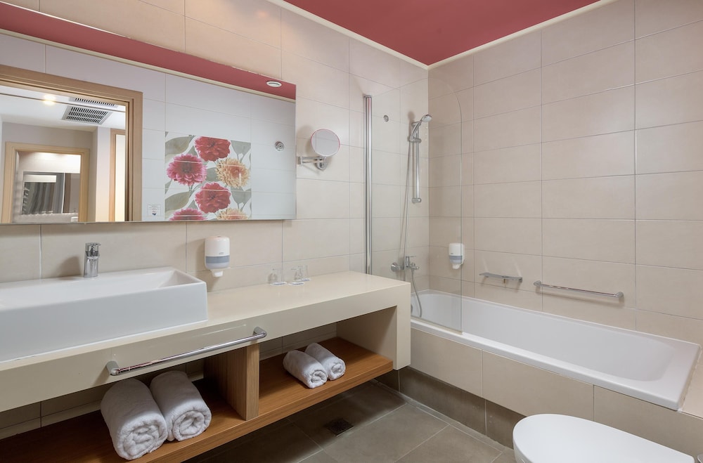 Porto Angeli Beach Resort 76/76
