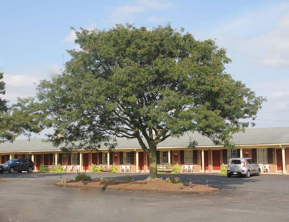 Harvest Drive Family Inn 11/68
