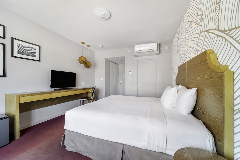 The L Hotel 30/50