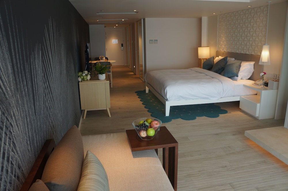 The Pier Hotel 16/69
