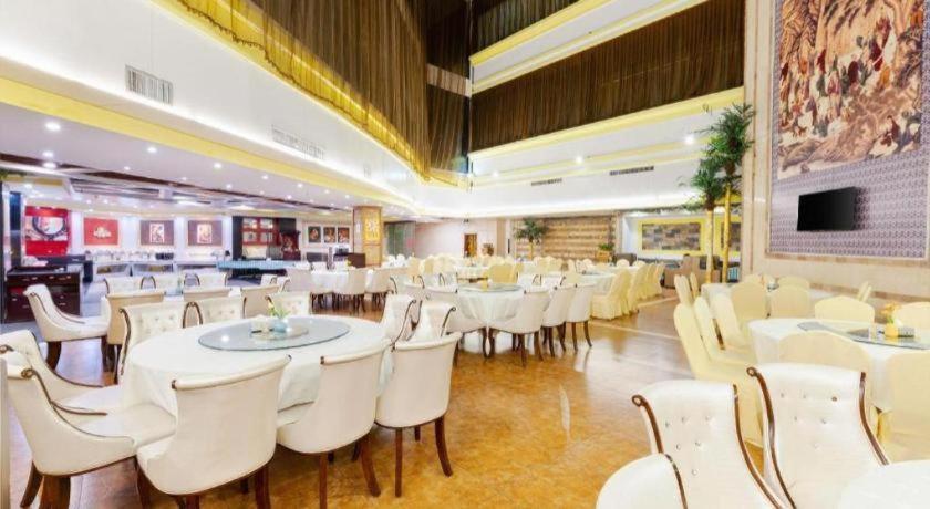 Vienna International Hotel (Nanning East Railway Station) 38/50