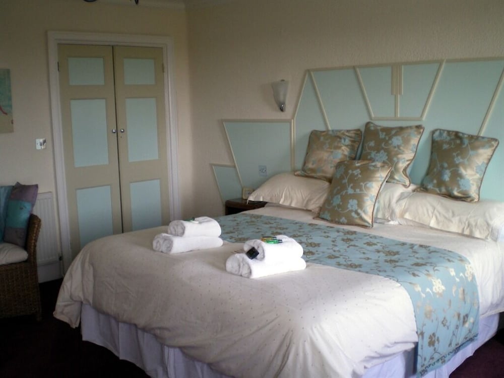 The White Lodge 17/50