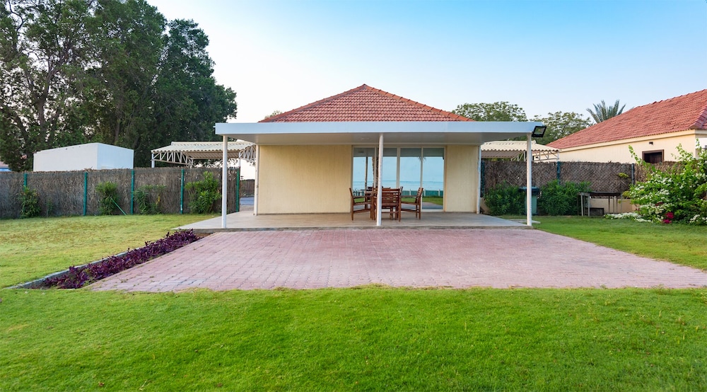 Barracuda Resort 48/52