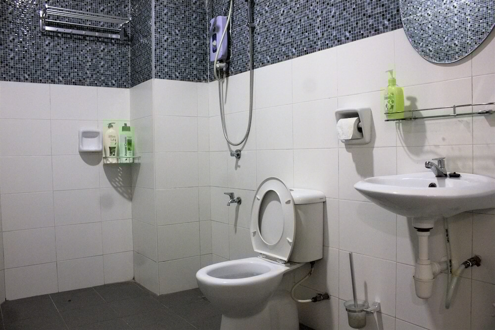 Aeon Tebrau Homestay & Hotel 18/62