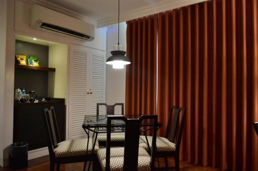The Henry Suites MiraNila QC 31/41